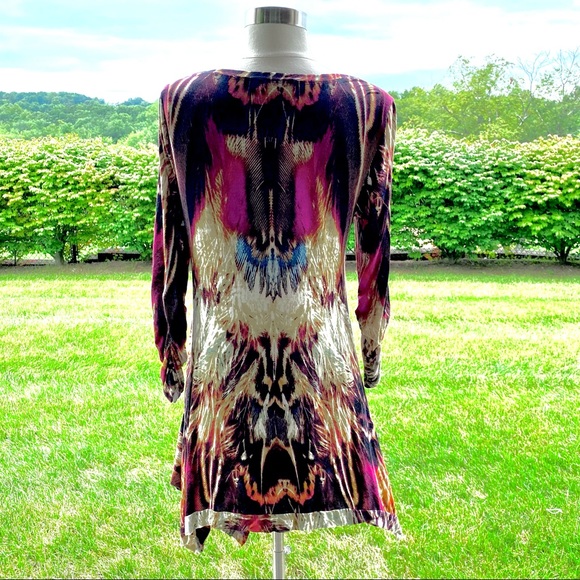 Context Handkerchief Hem Top - Picture 5 of 15